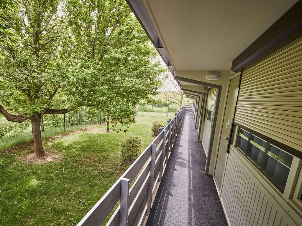 Отель Campanile Melun Senart Вер-Сен-Дени Экстерьер фото